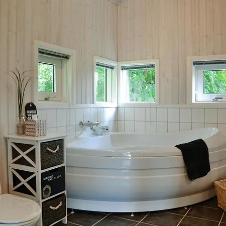 3 Bedroom Cozy Home In Hornbaek * Hornbæk
