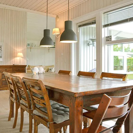 3 Bedroom Cozy Home In Hornbaek *